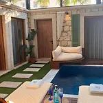 Elin Alacati Hotell