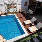 Elin Alacati Hotell *
