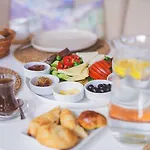Elin Alacati Çeşme
