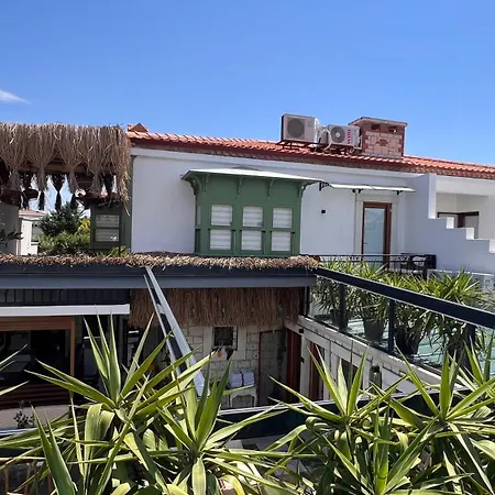 Elin Alacati Çeşme