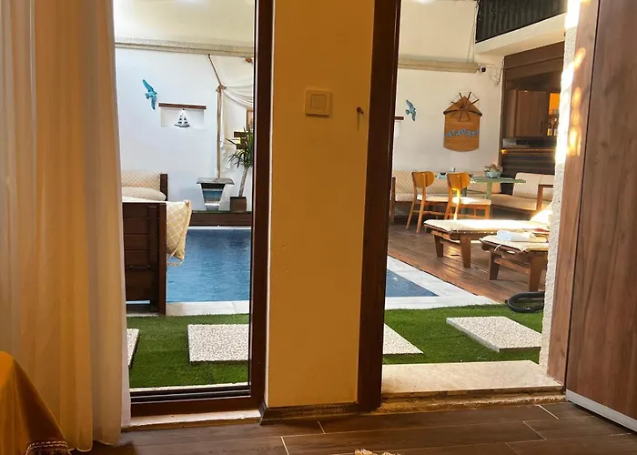 Elin Alacati Кешме