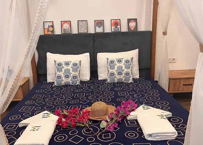 Отель Elin Alacati *