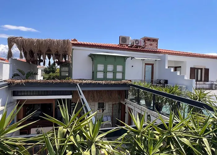 Elin Alacati Кешме