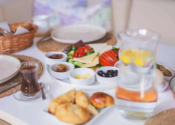 Elin Alacati Кешме